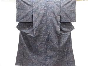 家屋に草花模様織り出し本場泥大島紬着物